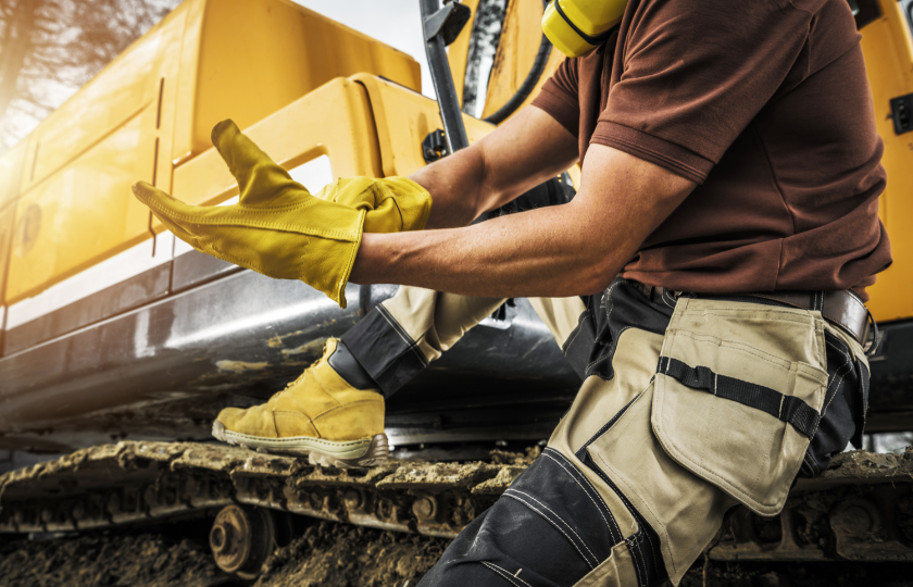 construction-worker-with-equipment