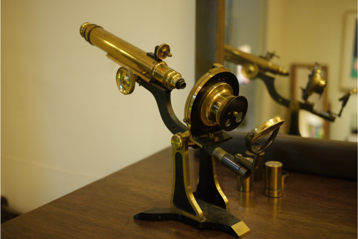 antique-microscope