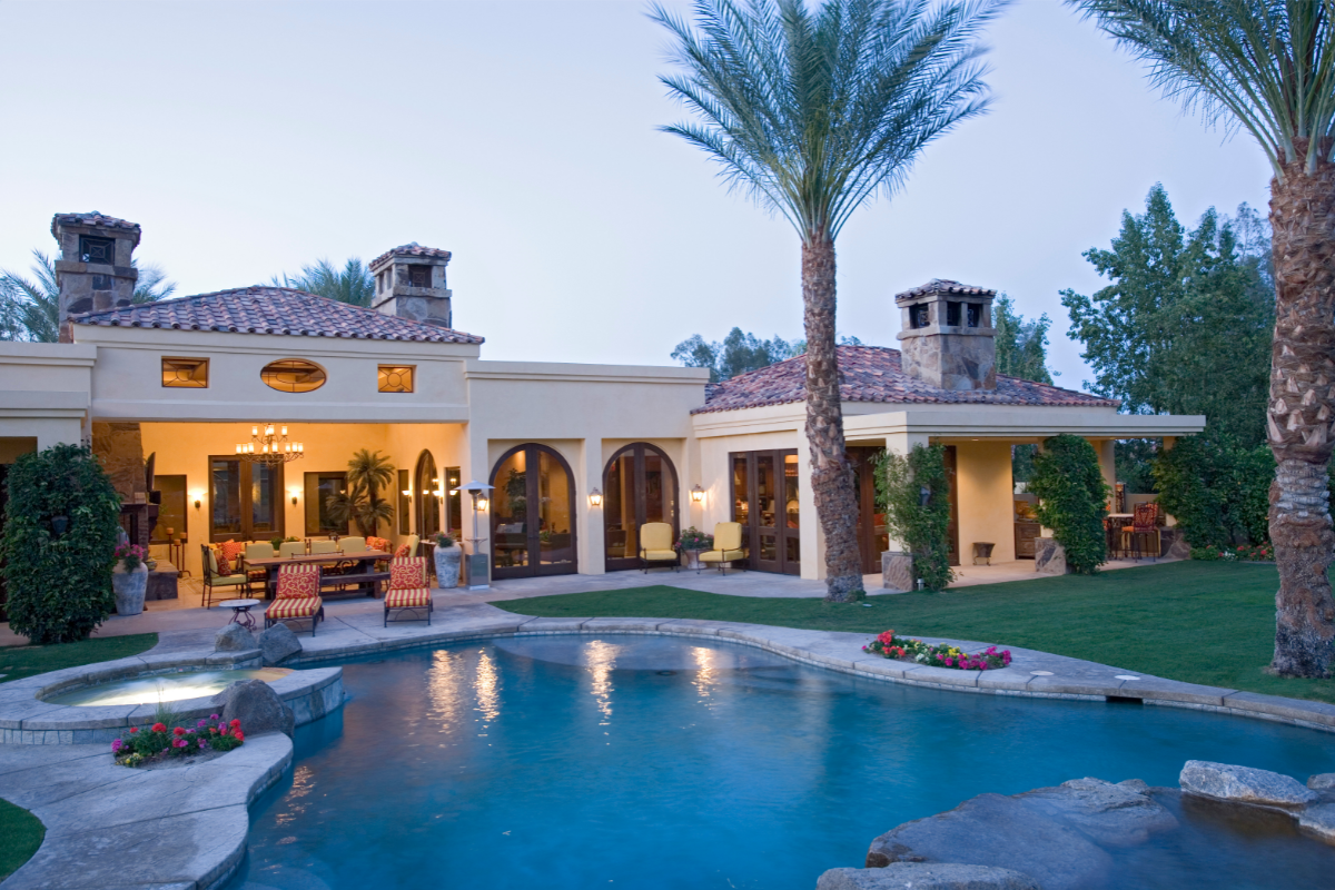 luxury-home-outside-1